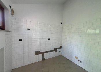 Trilocale Ivrea - foto 9