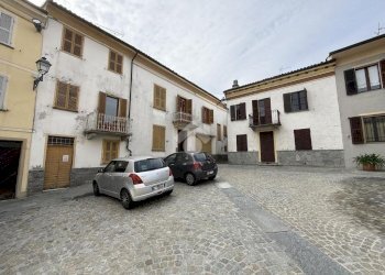 Casa semi indipendente Piazza Italia, Castel Rocchero - foto 1