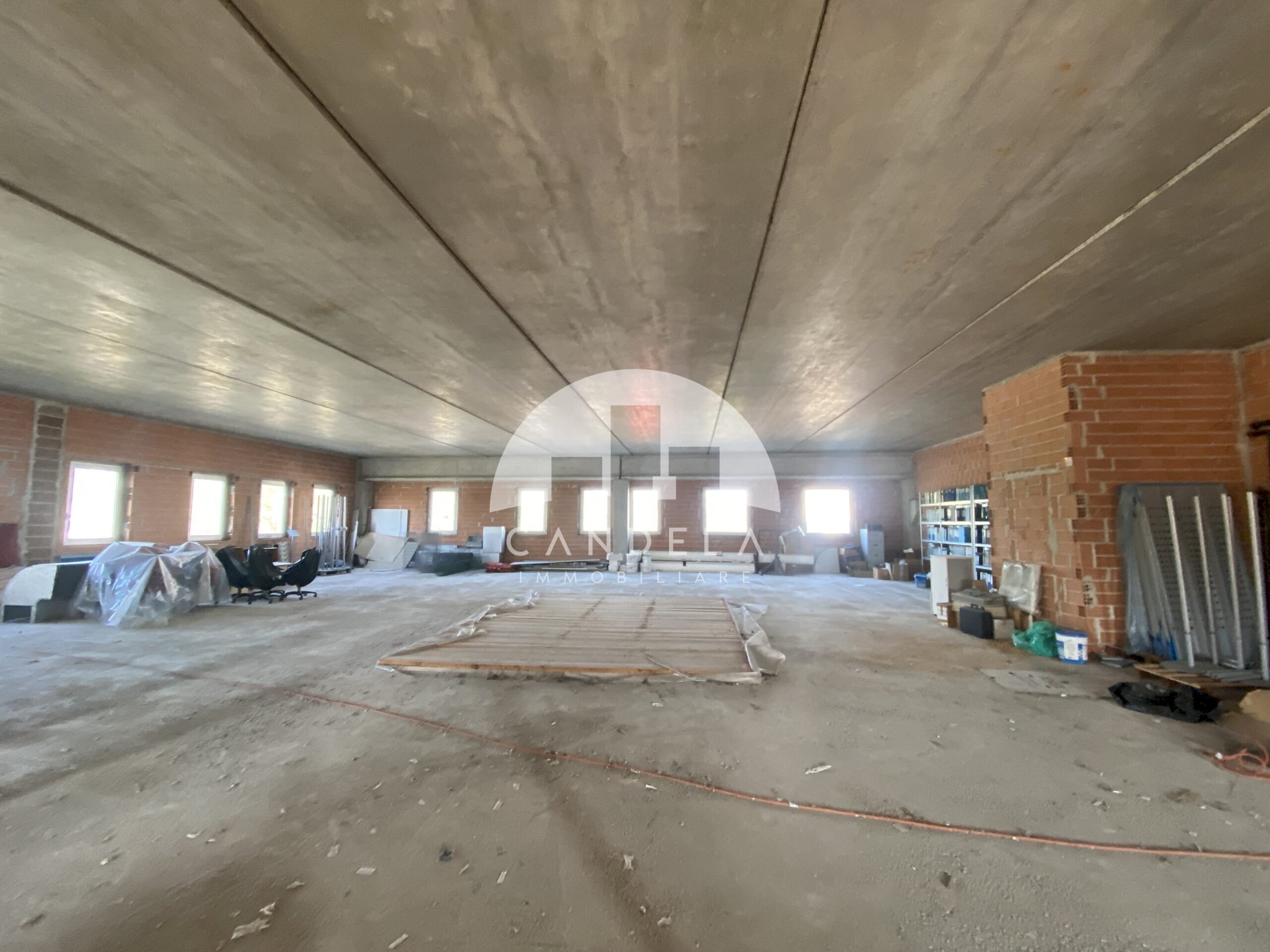 Capannone Farigliano - foto 1