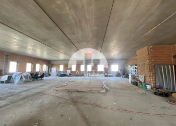 Capannone Farigliano - foto 1