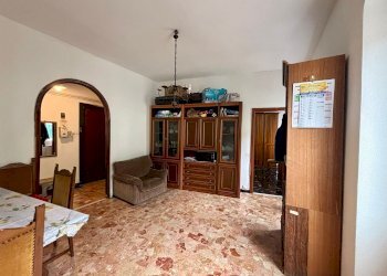 Trilocale VIA SESTRI, Genova (zona Sestri Ponente) - foto 2