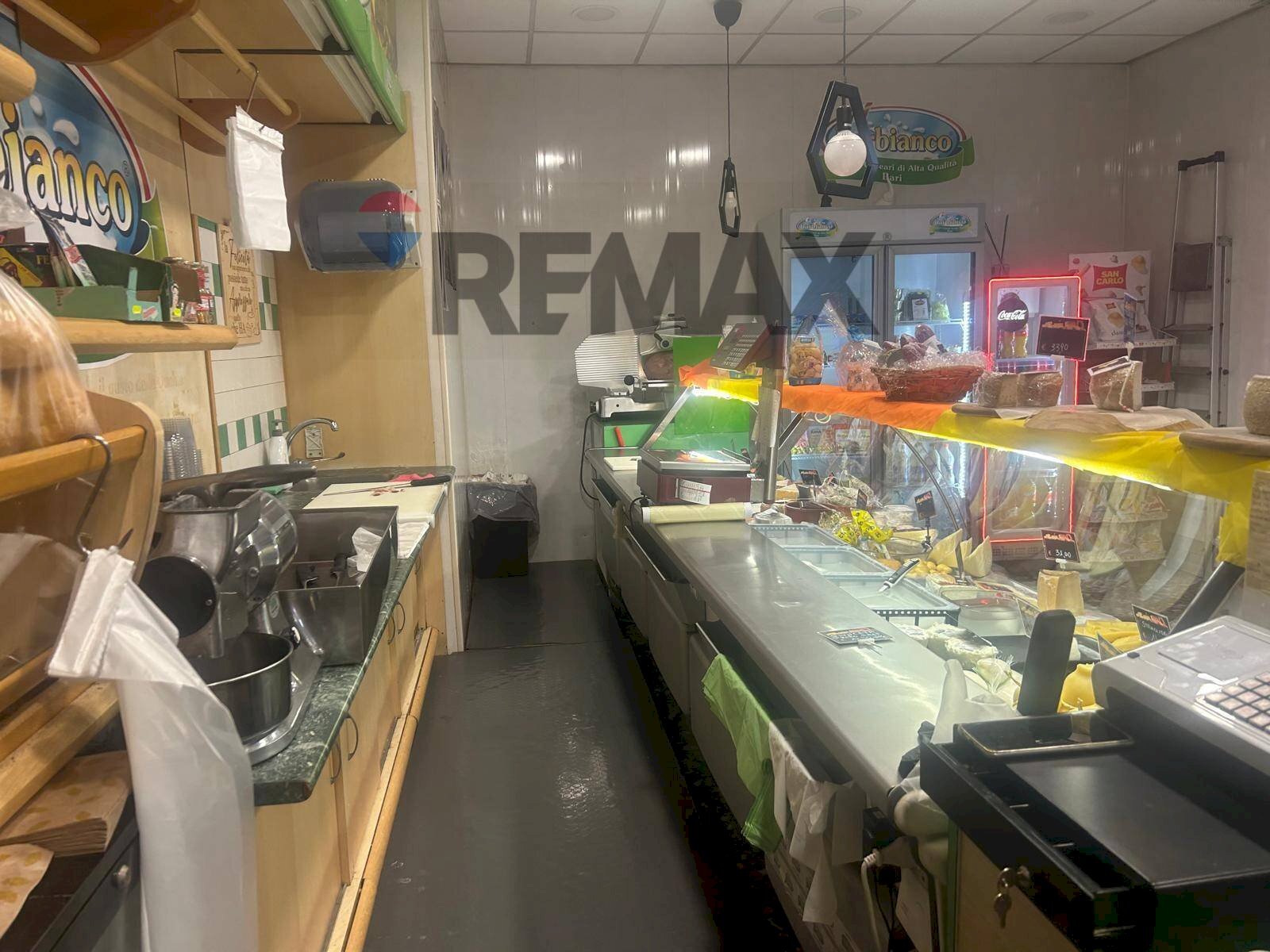 Dispensa di stoccaggio - Attività Commerciale Corso Alcide De Gasperi
 
407, Bari - foto 1