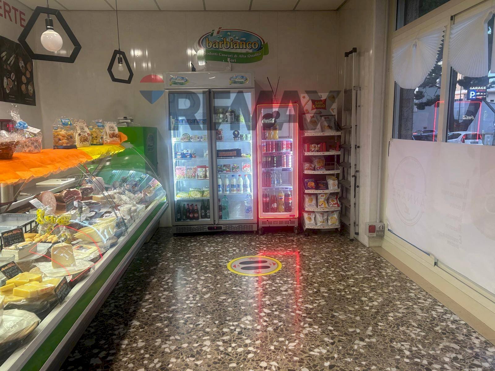 Camera / camera da letto - Attività Commerciale Corso Alcide De Gasperi
 
407, Bari - foto 2