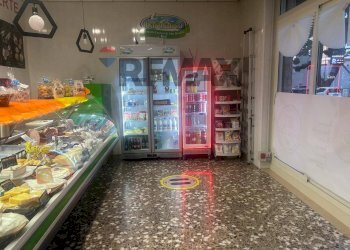 Camera / camera da letto - Attività Commerciale Corso Alcide De Gasperi
 
407, Bari - foto 2