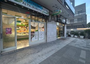 Edificio all\'aperto - Attività Commerciale Corso Alcide De Gasperi
 
407, Bari - foto 12