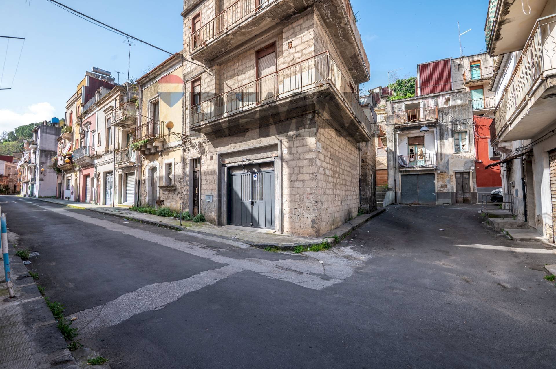 Edificio all\'aperto - Independent house Via Gioachino Rossini
 
104, Lentini - photo 1