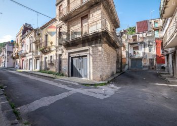 Edificio all\'aperto - Independent house Via Gioachino Rossini
 
104, Lentini - photo 1
