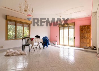 Sala da pranzo - Villa Via Re Martino
 
36, Nicolosi - foto 7