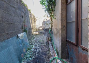 Giardino - Casa indipendente Via Umberto I
 
80, Fiumefreddo di Sicilia - foto 14