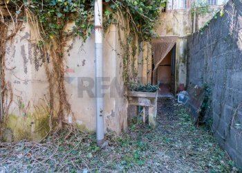 Giardino - Casa indipendente Via Umberto I
 
80, Fiumefreddo di Sicilia - foto 18