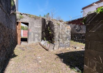 Giardino - Casa indipendente Via Umberto I
 
80, Fiumefreddo di Sicilia - foto 23