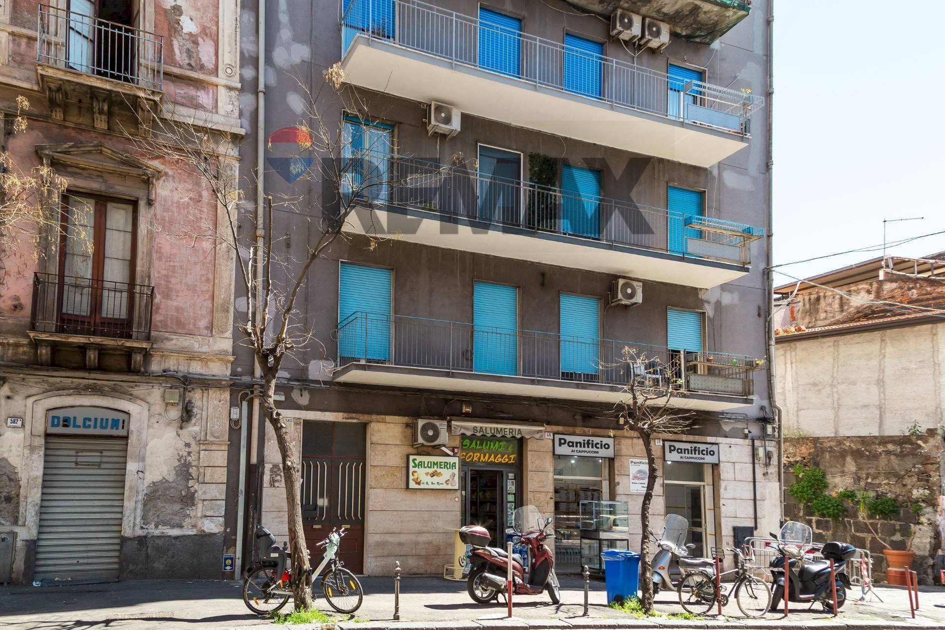 Edificio all\'aperto - Four-room apartment Via Plebiscito
 
580, Catania - photo 2