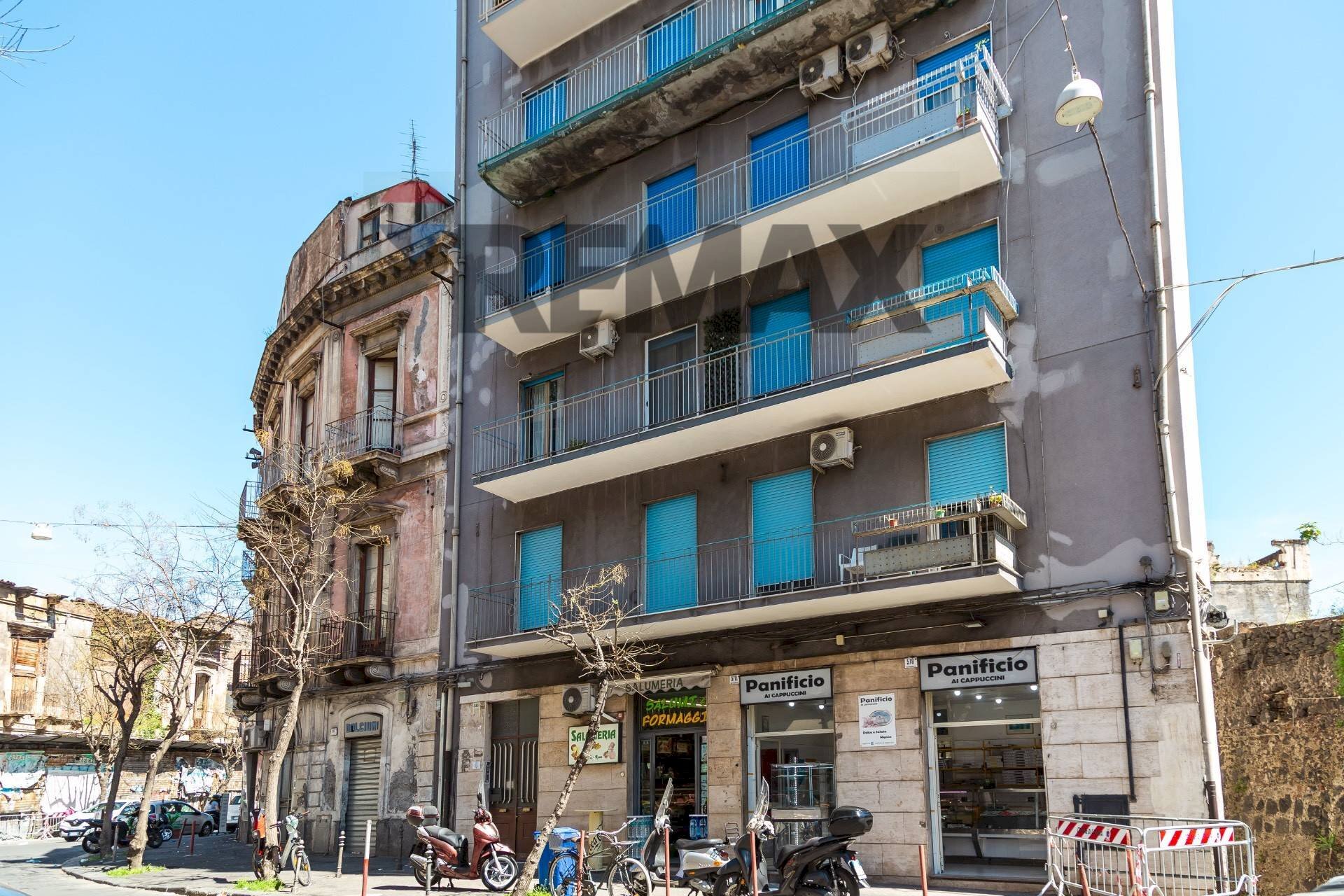 Edificio all\'aperto - Four-room apartment Via Plebiscito
 
580, Catania - photo 3