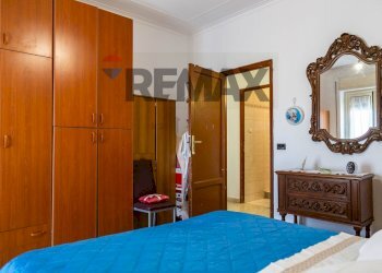 Camera / camera da letto - Four-room apartment Via Plebiscito
 
580, Catania - photo 35