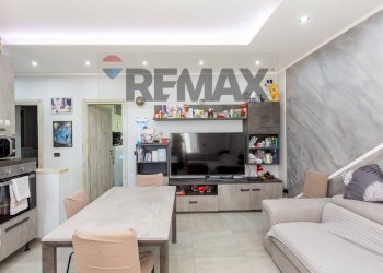 Sala da pranzo - Trilocale via Argo
 
16, Catania - foto 18