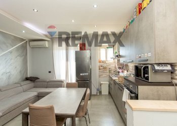 Sala da pranzo - Trilocale via Argo
 
16, Catania - foto 19