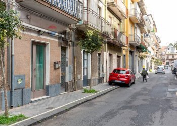 Edificio all\'aperto - Shop Via J. F. Kennedy
 
44, Misterbianco - photo 3