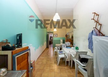 Sala da pranzo - Shop Via J. F. Kennedy
 
44, Misterbianco - photo 4