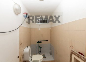 Bagno - Shop Via J. F. Kennedy
 
44, Misterbianco - photo 12