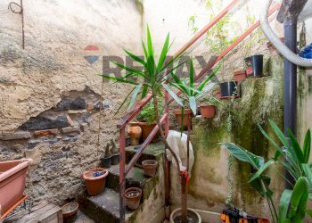 Giardino - Shop Via J. F. Kennedy
 
44, Misterbianco - photo 20