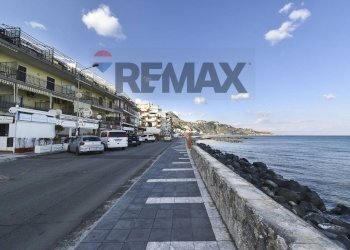 Vista dell\'acqua - Attico via naxos
 
2b, Giardini-Naxos - foto 21