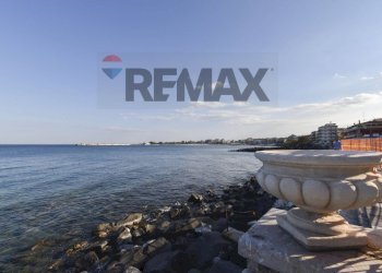 Vista dell\'acqua - Attico via naxos
 
2b, Giardini-Naxos - foto 23