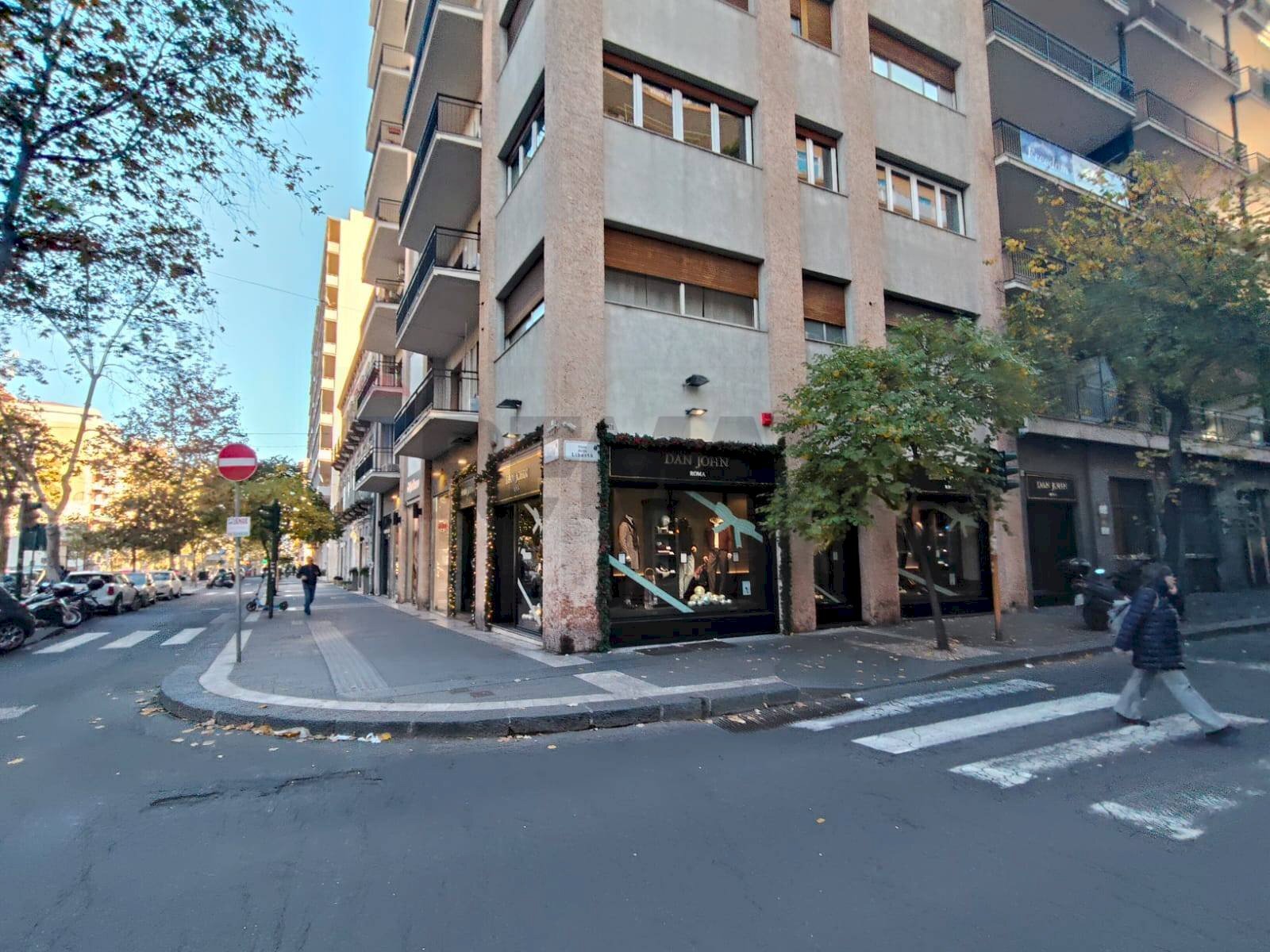 Edificio all\'aperto - Appartamento Viale Libertà
 
176, Catania - foto 1