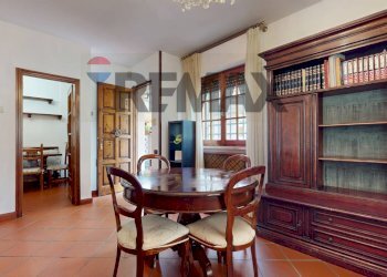 Sala da pranzo - Villa a Schiera Via Menesini
 
18, Viareggio - foto 12