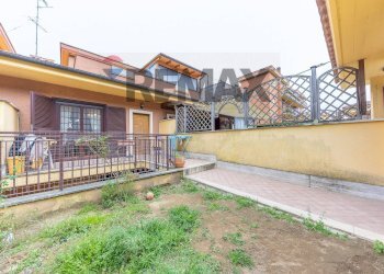 Giardino - Villa a Schiera Via Lezzeno
 
90C, Roma - foto 2