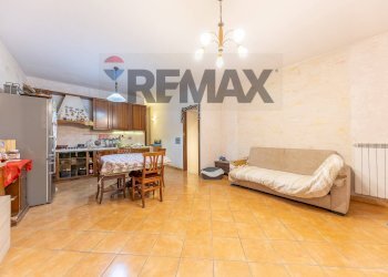 Sala da pranzo - Villa a Schiera Via Lezzeno
 
90C, Roma - foto 5