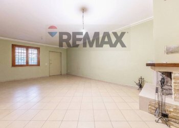 Stanza vuota - Villa a Schiera Via Lezzeno
 
90C, Roma - foto 14