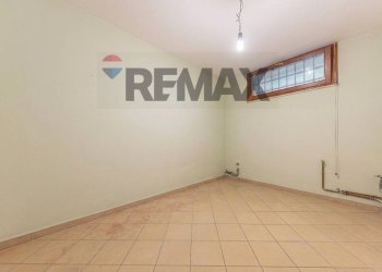 Stanza vuota - Villa a Schiera Via Lezzeno
 
90C, Roma - foto 16