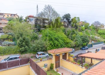 Edificio all\'aperto - Villa a Schiera Via Lezzeno
 
90C, Roma - foto 30