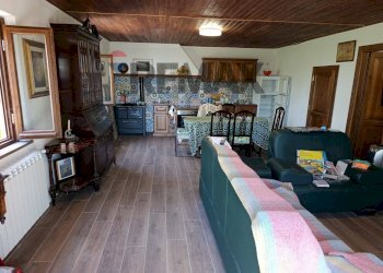 Sala da pranzo - Villa via del  fosso serpentaio
 
snc, Santa Fiora - foto 47