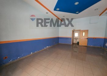 locale - Commercial Premises Via Diego Taiani
 
21, Salerno - photo 5