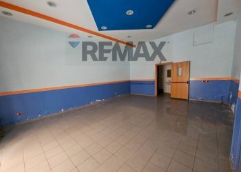 Stanza vuota - Commercial Premises Via Diego Taiani
 
21, Salerno - photo 6