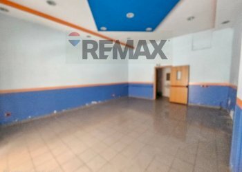 Parcheggio - Commercial Premises Via Diego Taiani
 
21, Salerno - photo 8