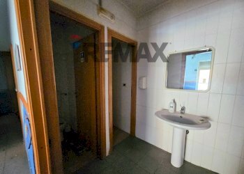 Bagno - Commercial Premises Via Diego Taiani
 
21, Salerno - photo 10