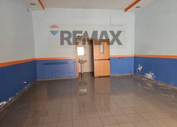 Stanza vuota - Commercial Premises Via Diego Taiani
 
21, Salerno - photo 15