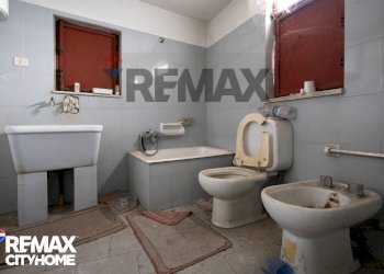 Bagno - Casa indipendente Via Umberto I
 
17-19-21, San Pietro Clarenza - foto 9