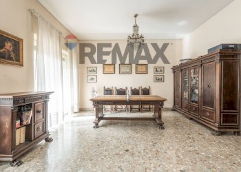 Sala da pranzo - Appartamento Viale Vittorio Veneto
 
106, Catania - foto 7