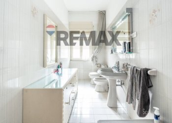 Bagno - Appartamento Viale Vittorio Veneto
 
106, Catania - foto 27