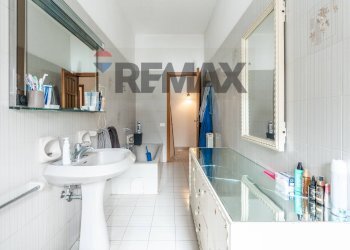 Bagno - Appartamento Viale Vittorio Veneto
 
106, Catania - foto 28