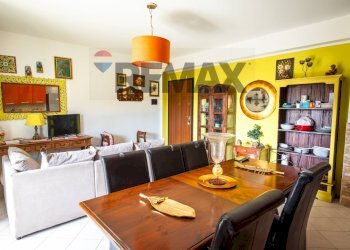 Sala da pranzo - Quadrilocale Roccalumera - foto 6