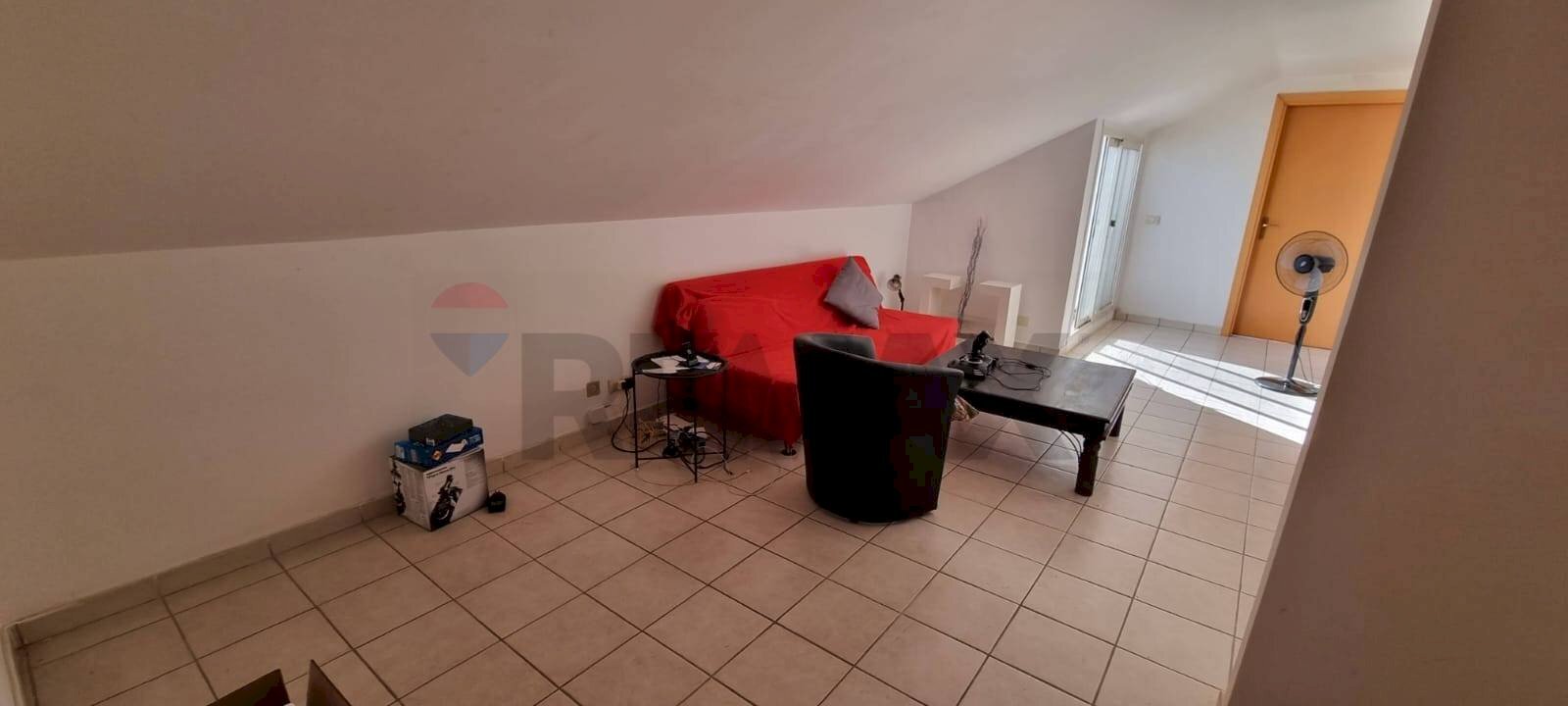 Ingresso/Living - Attico VIA GIUSEPPE CINNIRELLA
 
37, Caltanissetta - foto 2