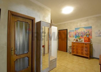 Hall / corridoio - Quadrilocale Regione Casorano Sottano
 
74, Merana - foto 2