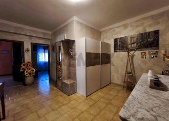 Ricezione / Lobby - Quadrilocale Regione Casorano Sottano
 
74, Merana - foto 8