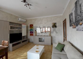 Soggiorno - Quadrilocale Regione Casorano Sottano
 
74, Merana - foto 18