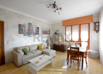 Sala da pranzo - Quadrilocale Regione Casorano Sottano
 
74, Merana - foto 34