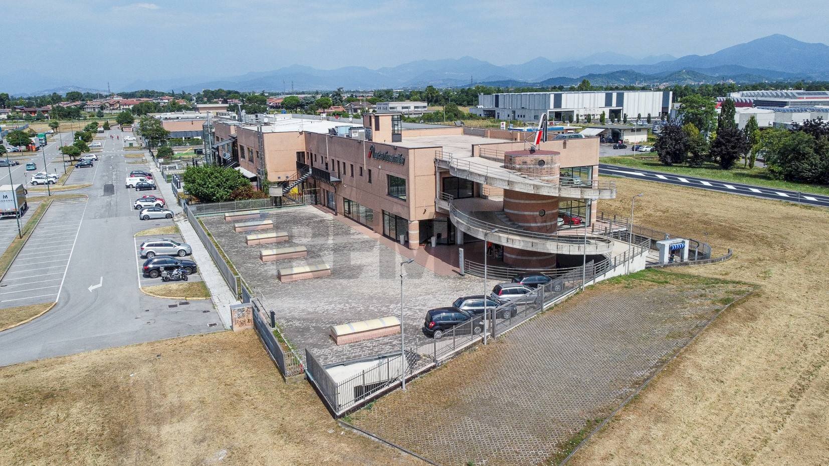 Edificio all\\\'aperto - Locale Commerciale Cavernago - foto 1